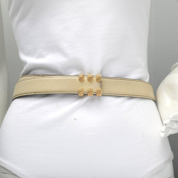 Vintage TILLA Leather Belt Gold Studded Claw Pin Buckle Italy 80s Cream Beige - Picture 4 of 9